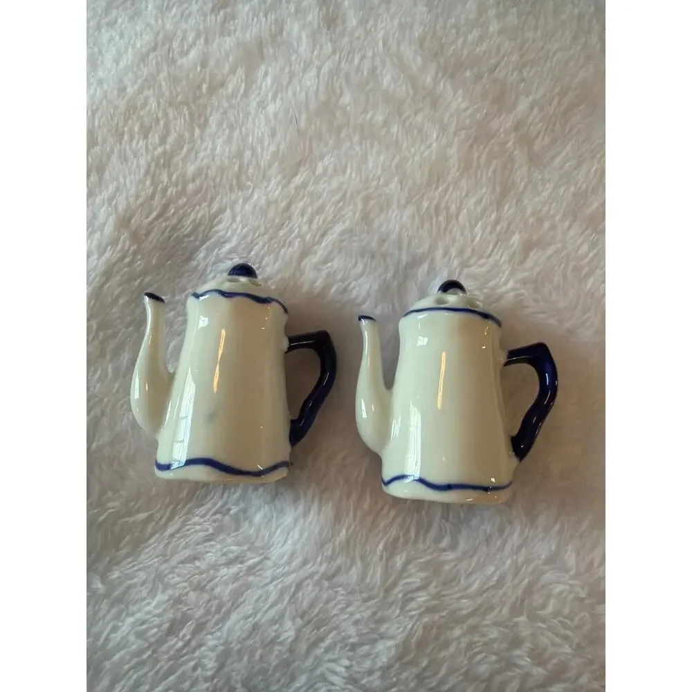 Miniature Ceramic Coffee Pot Salt & Pepper Shakers Blue White Japan Set of 2